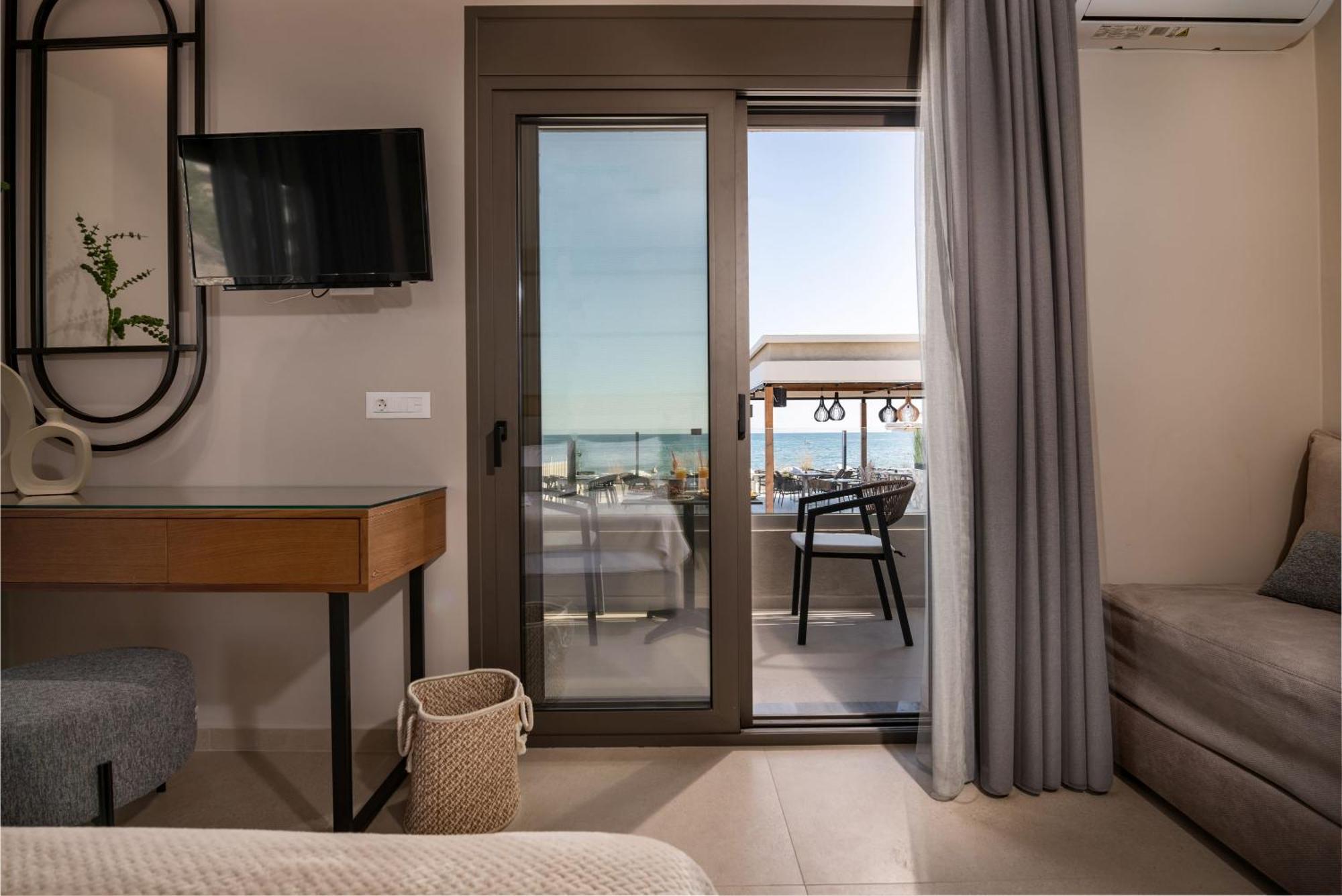 Horizon Apartments - Beachfront Luxury, By Zantewize 라가나스 외부 사진